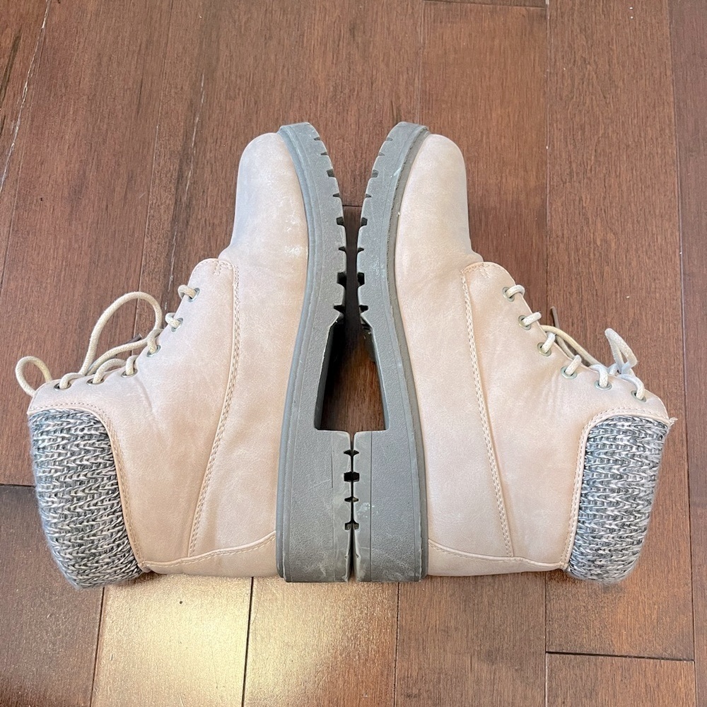 Ardene: Knitted  Collar Boots